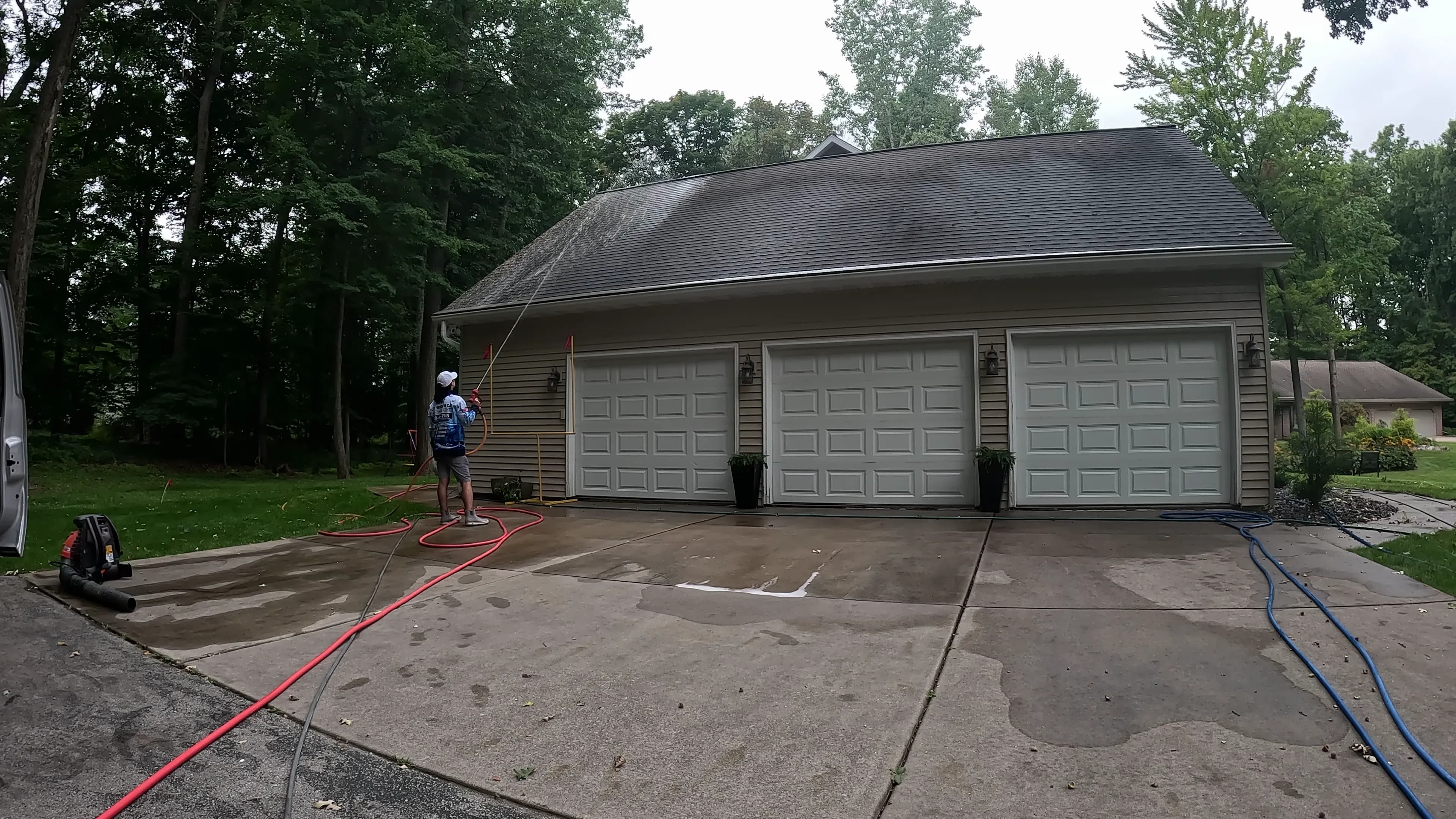 Roof Cleaning